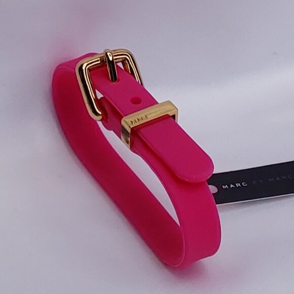 'MARC BY MARC JACOBS' EMBOSSED BUCKLE BRACELET ELONGATION FRAGRANCE EXTENSION - Picture 7 of 13